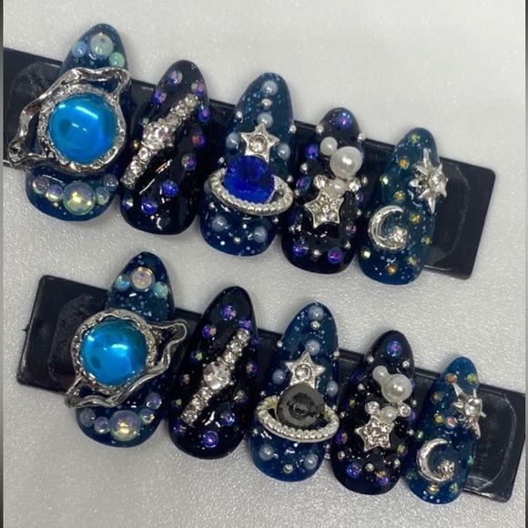 Planet ATLien Blues Handmade Press On Nail Set - Picture 12 of 16